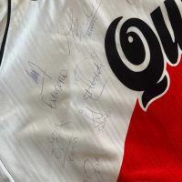 River Plate – Adidas – Enzo Francescoli – 1996 – Autografiada por el plantel - Imagen 11