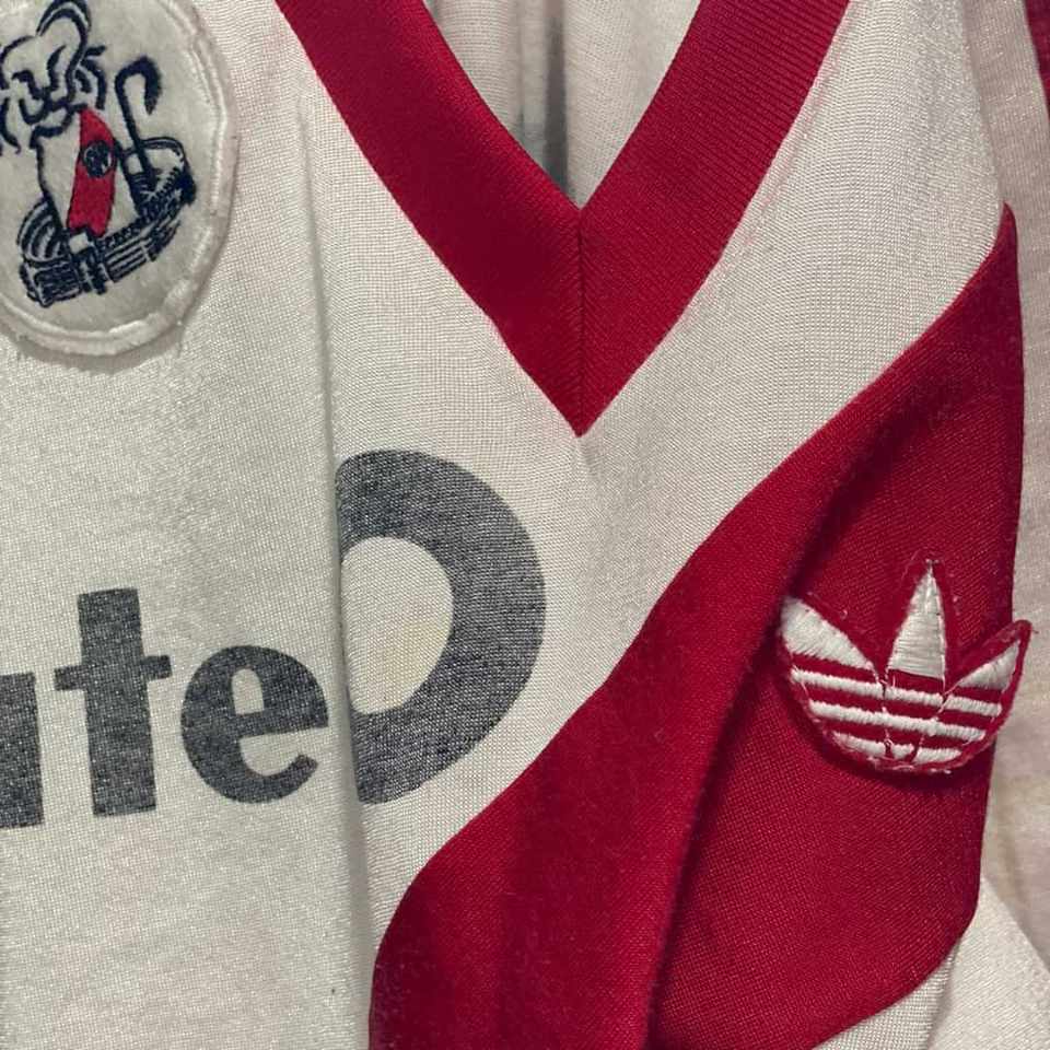 Enzo Francescoli match worn jersey – Campeonato nacional 1985 - Image 6