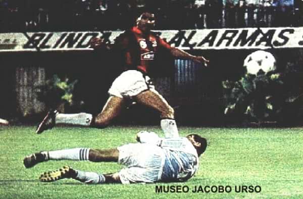 Beto Acosta match worn jersey – San Lorenzo – Torneo apertura 1992 - Image 16