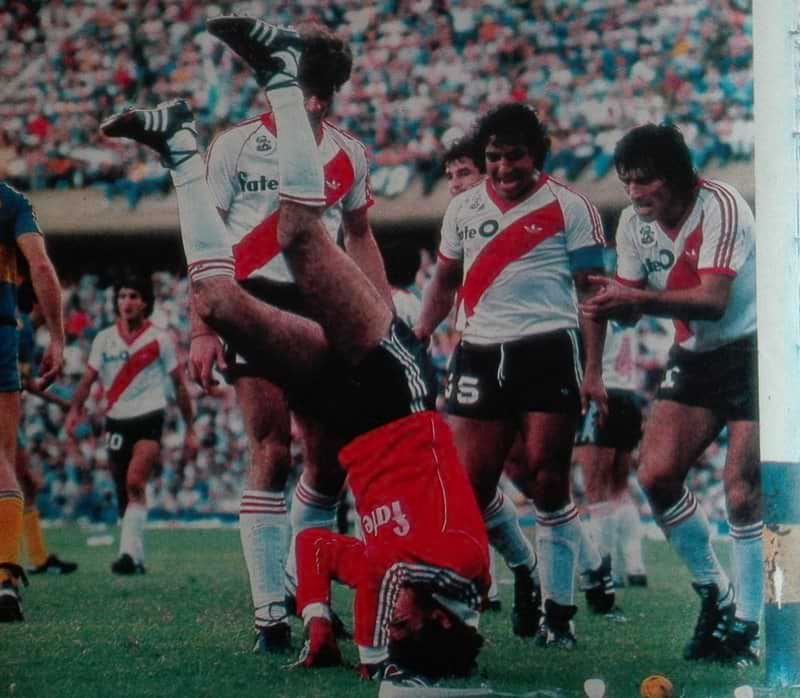 Hector “Negro” Enrique match worn jersey – River Plate – Torneo 1986 - Image 17