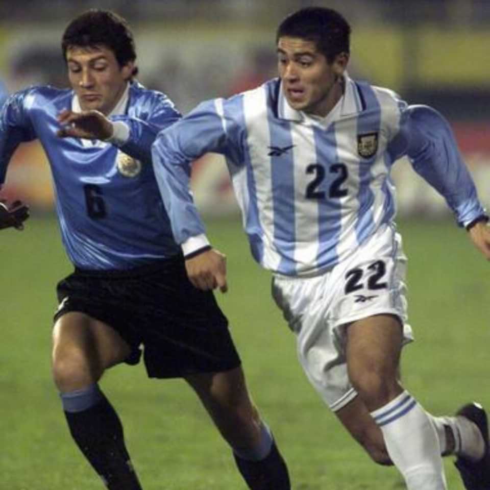 Juan Roman Riquelme – Matchworn AFA – Copa America 1999 - Image 11