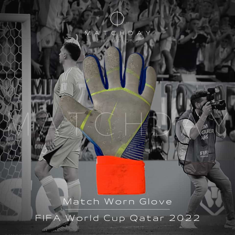 Emiliano Martinez – Left glove – FIFA World Cup Qatar 2022 - Image 3