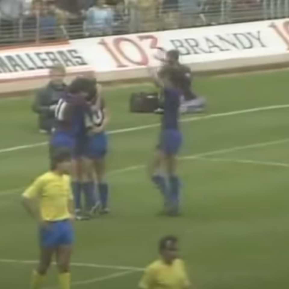 Diego Armando Maradona – Match Worn – Barcelona FC – 1983 - Imagen 12