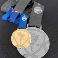 Medalla Campeón Copa America Brasil 2021 + Souvenir Copa America miniatura - Imagen 7