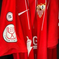 Marcos Acuña – Match worn PHOTOMATCH jersey – Sevilla vs Betis – Copa del Rey 2022 - Imagen 6