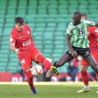 Marcos Acuña – Match worn PHOTOMATCH jersey – Sevilla vs Betis – Copa del Rey 2022 - Imagen 10