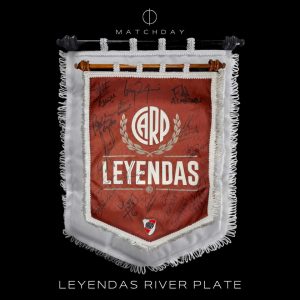 Banderín - River Plate Senior - Leyendas vs Colo Colo - Signed