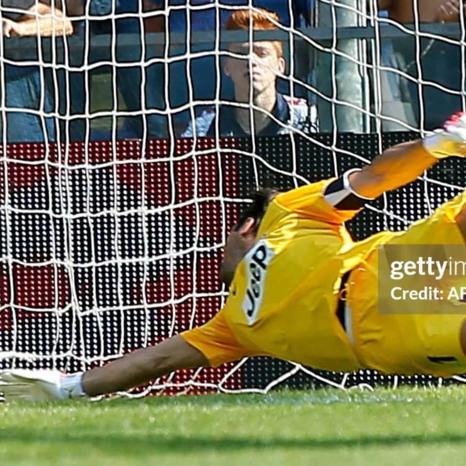 Gianluigi Buffon – Juventus – Serie A TIM 2012/13 – Match Worn - Image 19