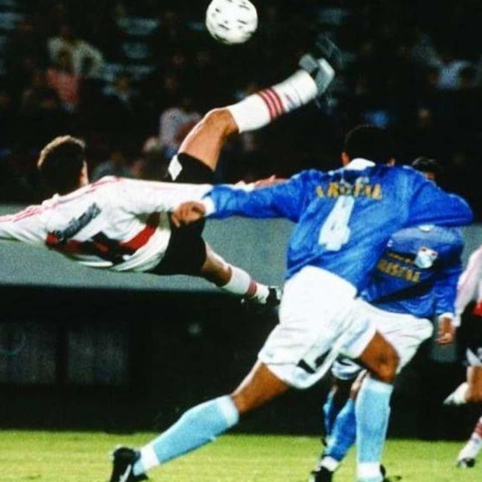 Alexis Ubillús – Sporting Cristal – Copa Libertadores 1996 – Match worn in bench - Imagen 18