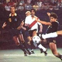 Ramón Díaz – River Plate – Friendly match 1980 – MATCH WORN JERSEY - Image 12
