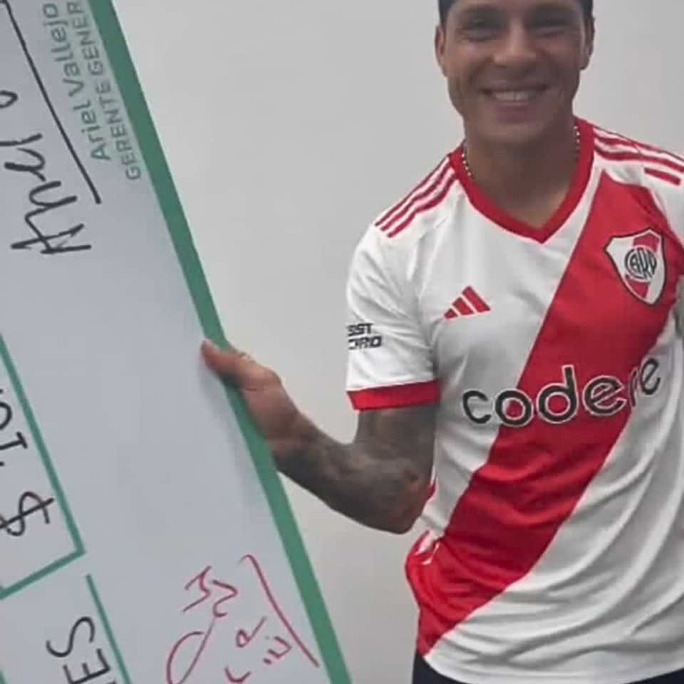 Enzo Perez – Cheque mejor jugador temporada 2023 - Imagen 4