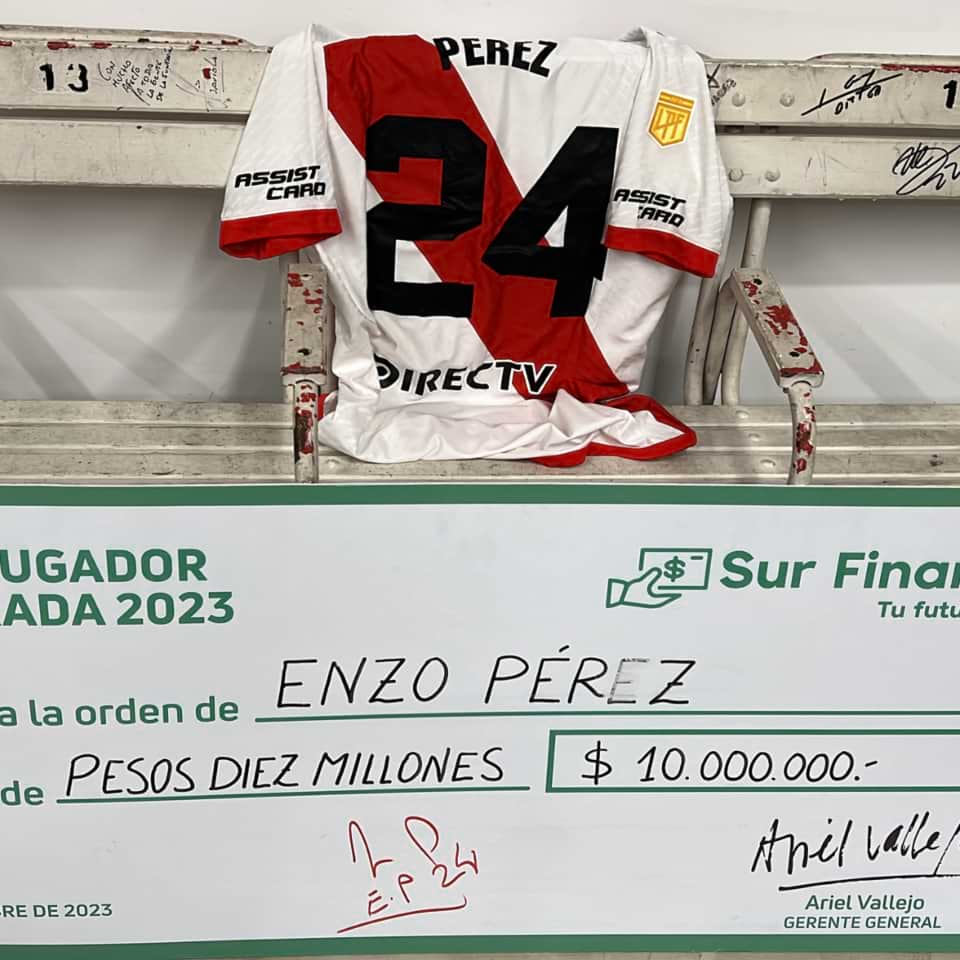 Enzo Perez – Cheque mejor jugador temporada 2023 - Imagen 8