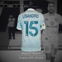 Lisandro Lopez match worn jersey + short y cinta de capitan – Copa LFP 2020 - Imagen 3