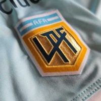 Lisandro Lopez match worn jersey + short y cinta de capitan – Copa LFP 2020 - Imagen 11