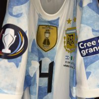 Nahuel Molina – Argentina – Finalissima 2022 – Match Issued jersey + Training bib (Pechera) - Imagen 6