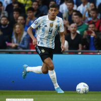 Nahuel Molina – Argentina – Finalissima 2022 – Match Issued jersey + Training bib (Pechera) - Imagen 10