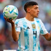Nahuel Molina – Argentina – Finalissima 2022 – Match Issued jersey + Training bib (Pechera) - Imagen 11