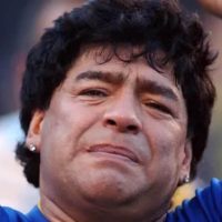 Aro de Diego Armando Maradona – Partido despedida “La pelota no se mancha” – Earring worn by Maradona in his farewell match - Imagen 5