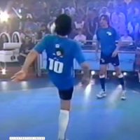 Kit “La Noche del 10” – Football-tennis shirts and cap – 2005 - Imagen 13
