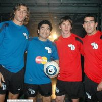 Kit “La Noche del 10” – Football-tennis shirts and cap – 2005 - Imagen 15