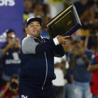 Diego Armando Maradona – Boca Juniors / Gimnasia Esgrima La Plata – Placa Reconocimiento campeonato 1981 – Recognition plate - Imagen 6