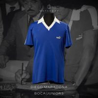 Diego Armando Maradona – Remera Puma – Firma de contrato con Boca Jrs. 1981 – Boca Juniors contract sign shirt 1981 - Imagen 2
