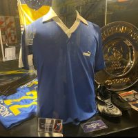 Diego Armando Maradona – Remera Puma – Firma de contrato con Boca Jrs. 1981 – Boca Juniors contract sign shirt 1981 - Imagen 6