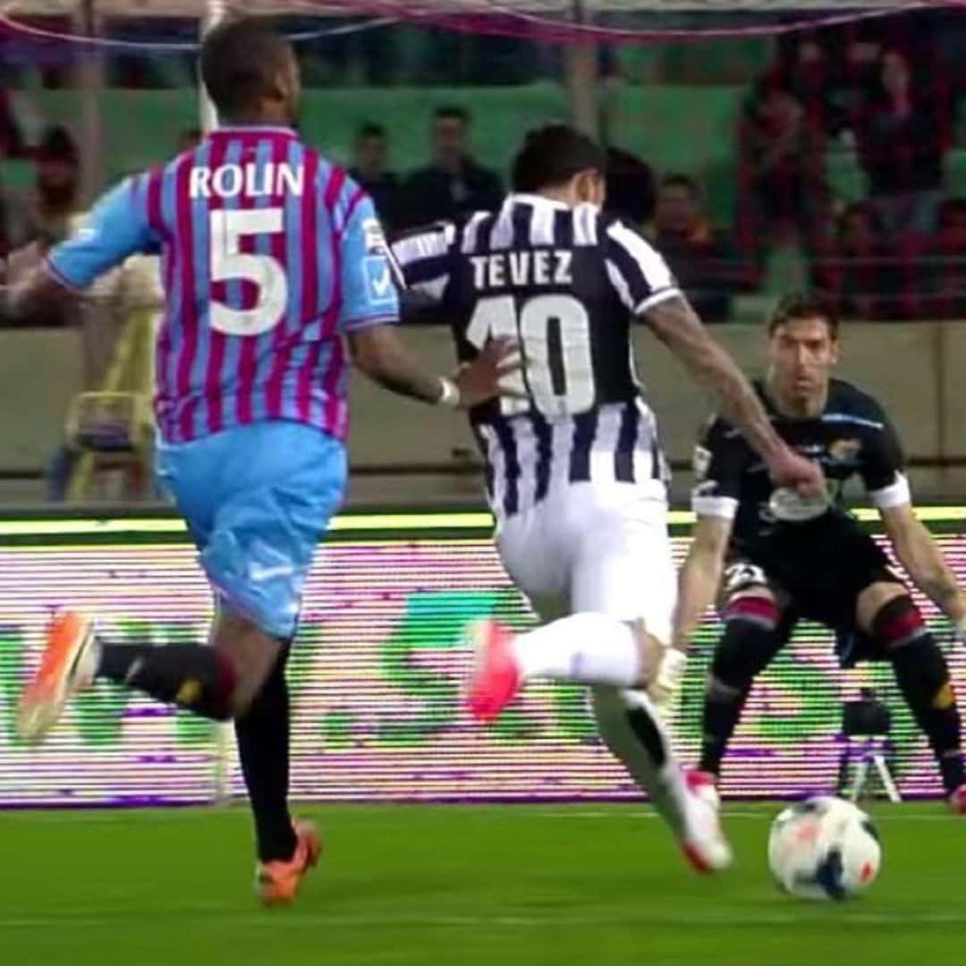 Carlos Tévez – Juventus FC – Serie A 2013/14 – MATCH WORN JERSEY – P. ALVAREZ COLLECTION - Imagen 32