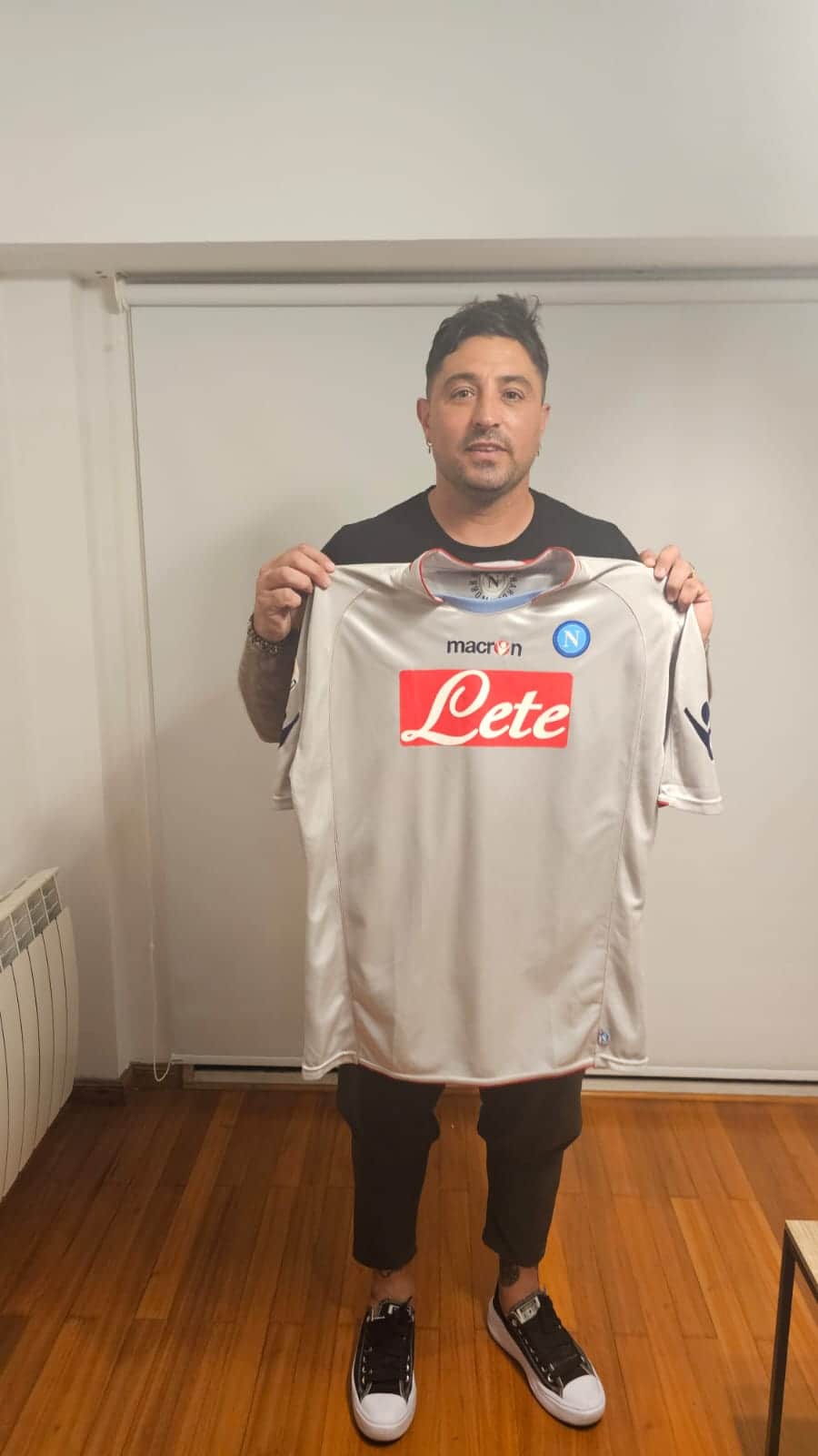 Ezequiel Lavezzi – SSC Napoli – Serie A 2009/10 – UNWASHED MATCH WORN JERSEY – P. ALVAREZ COLLECTION - Imagen 6