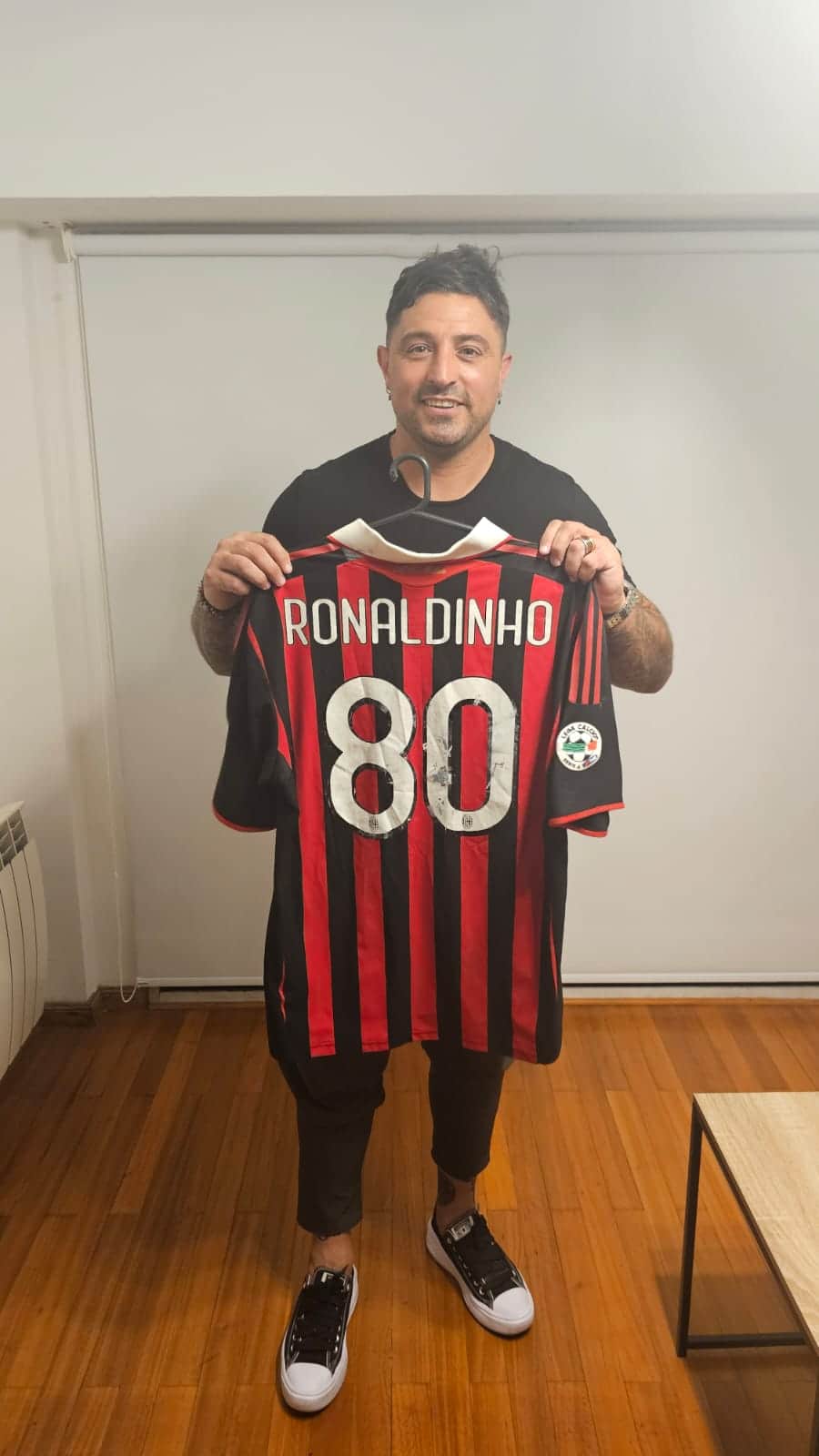 Ronaldinho – AC Milan – Serie A 2009/10 – MATCH WORN JERSEY – P. ALVAREZ COLLECTION - Imagen 7