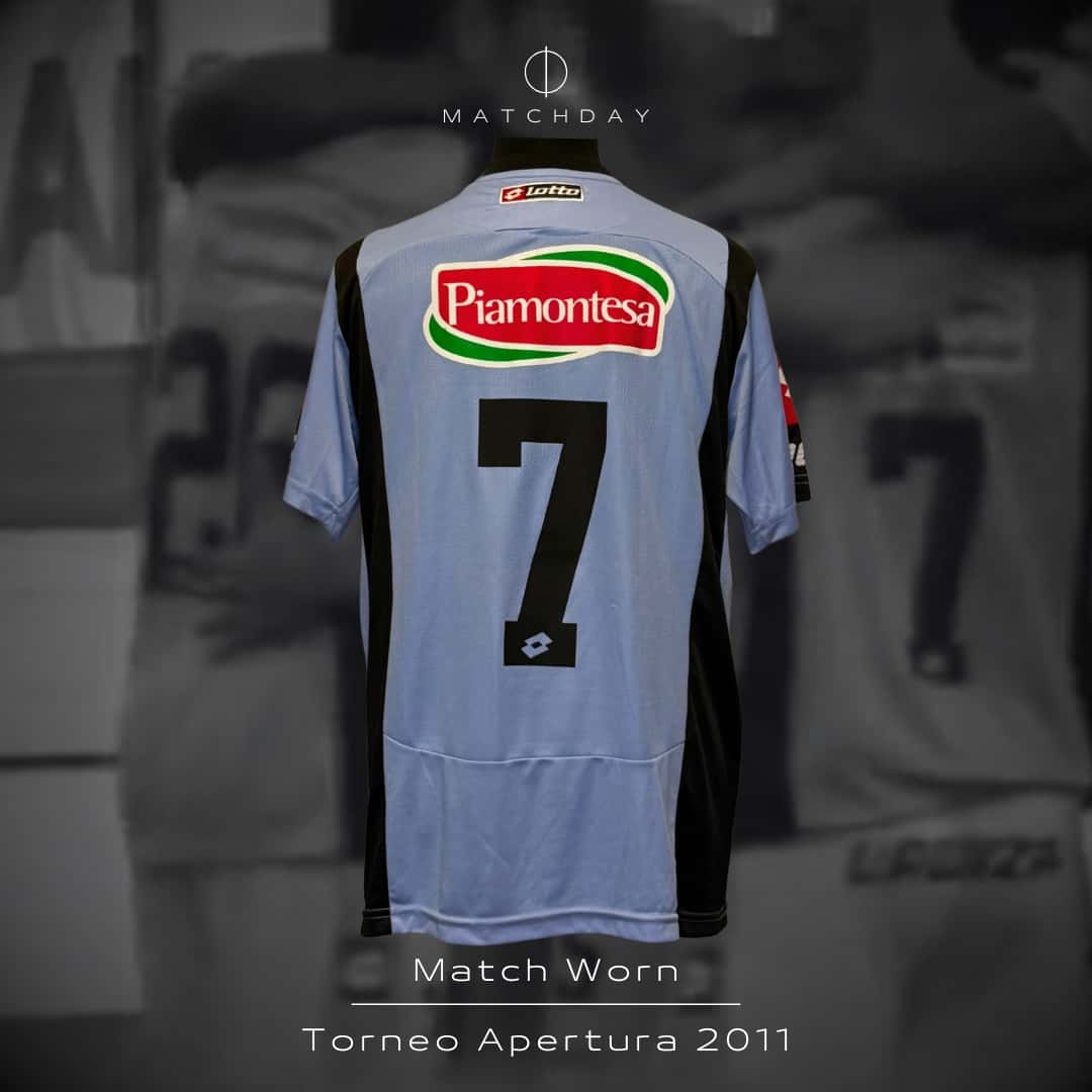 César Pereyra – Belgrano – Torneo Apertura 2011 – MATCH WORN JERSEY – COLECCIÓN JUAN ELUCHANS - Imagen 3