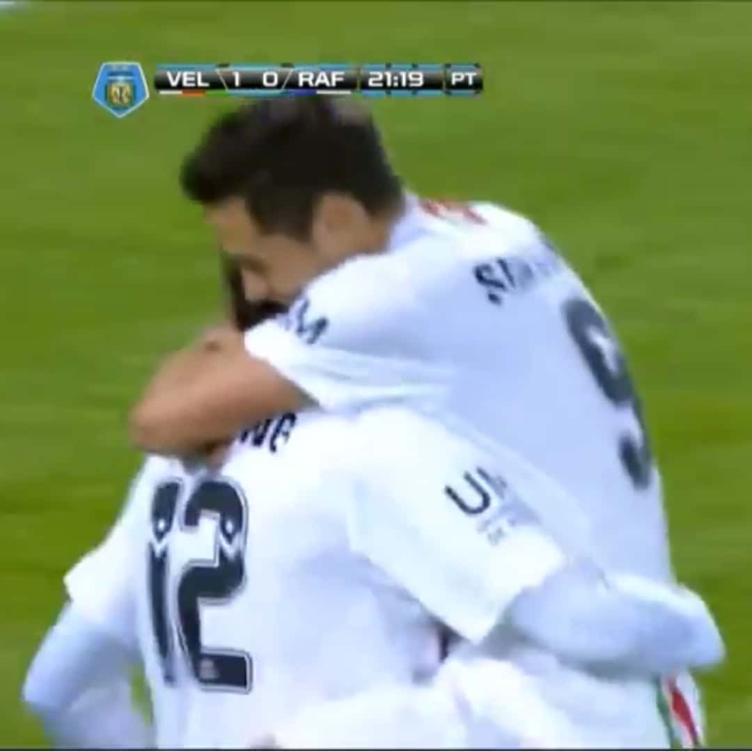 Lucas Pratto – Velez Sarsfield – Torneo inicial 2013 – MACTH WORN JERSEY – COLECCIÓN JUAN ELUCHANS - Imagen 14