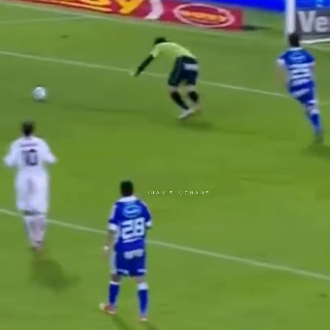 Lucas Pratto – Velez Sarsfield – Torneo inicial 2013 – MACTH WORN JERSEY – COLECCIÓN JUAN ELUCHANS - Imagen 15